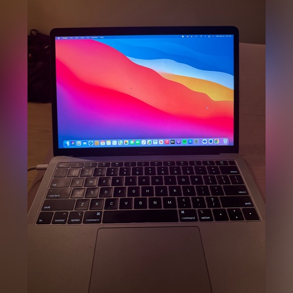 2019 MacBook Air 13 in Retina Display Touch ID